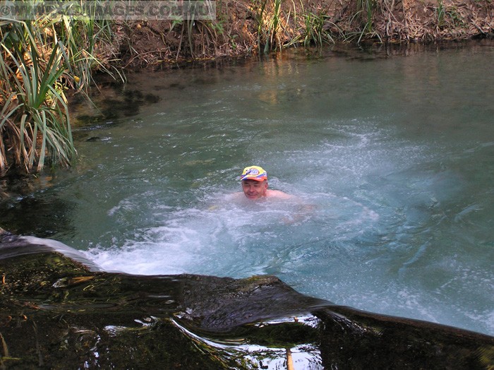 678x501 pixels (220K)